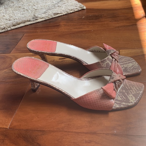 Stuart Weitzman kitten heal 2.5 inch pink gray bow snake print 8 leather sole - Picture 5 of 13